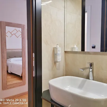 Station Group - Via Ponte Seveso 18 Πανσιόν Μιλάνο